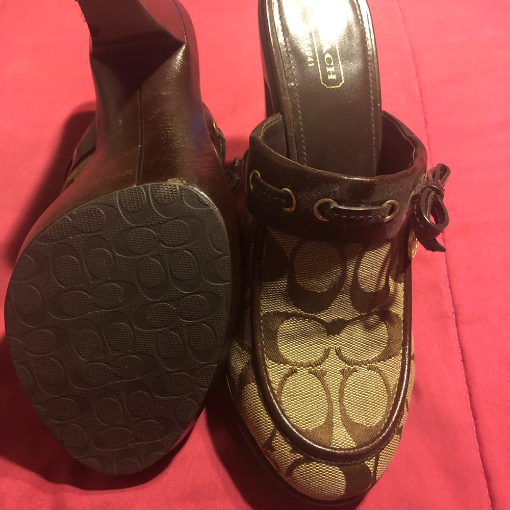 Coach clogs